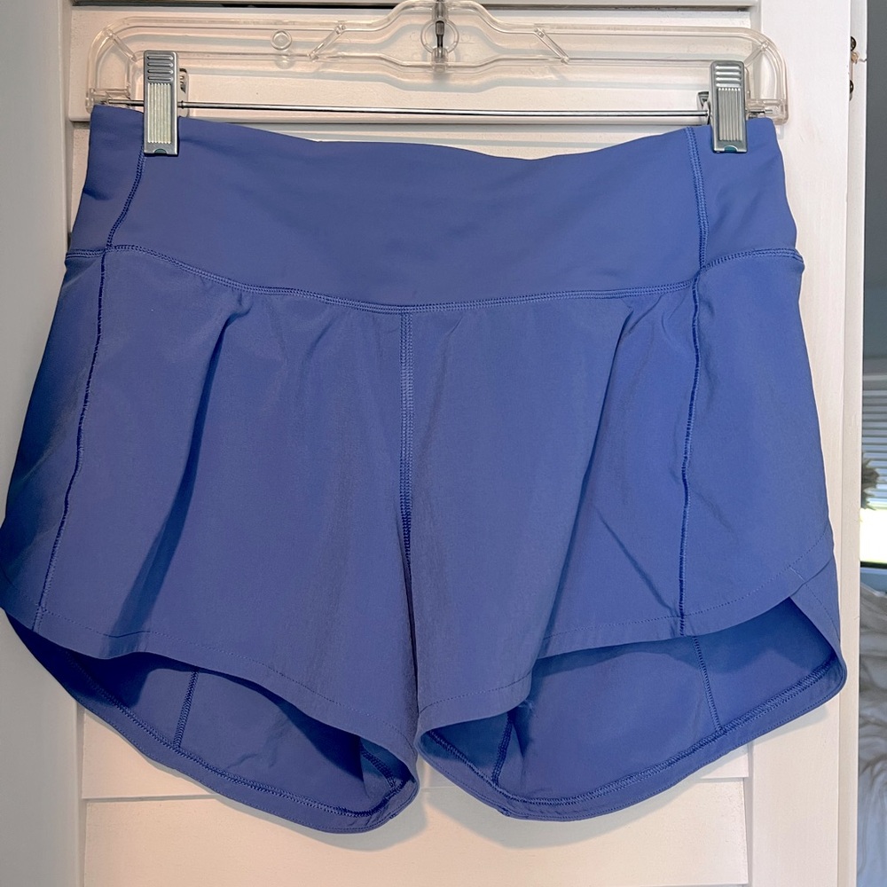 Lululemon size 4 excellent condition hottie hot short 2.5
